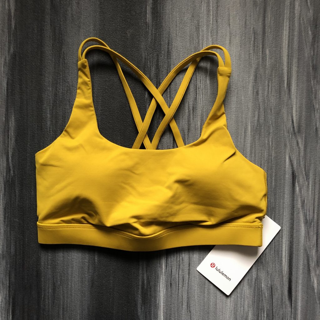 Post workout fit pic! Some bright tones to lighten the mood on this gloomy  foggy day. Align 25” yellow serpentine (4), energy longline bra ripened  raspberry (6), fast & free hat in